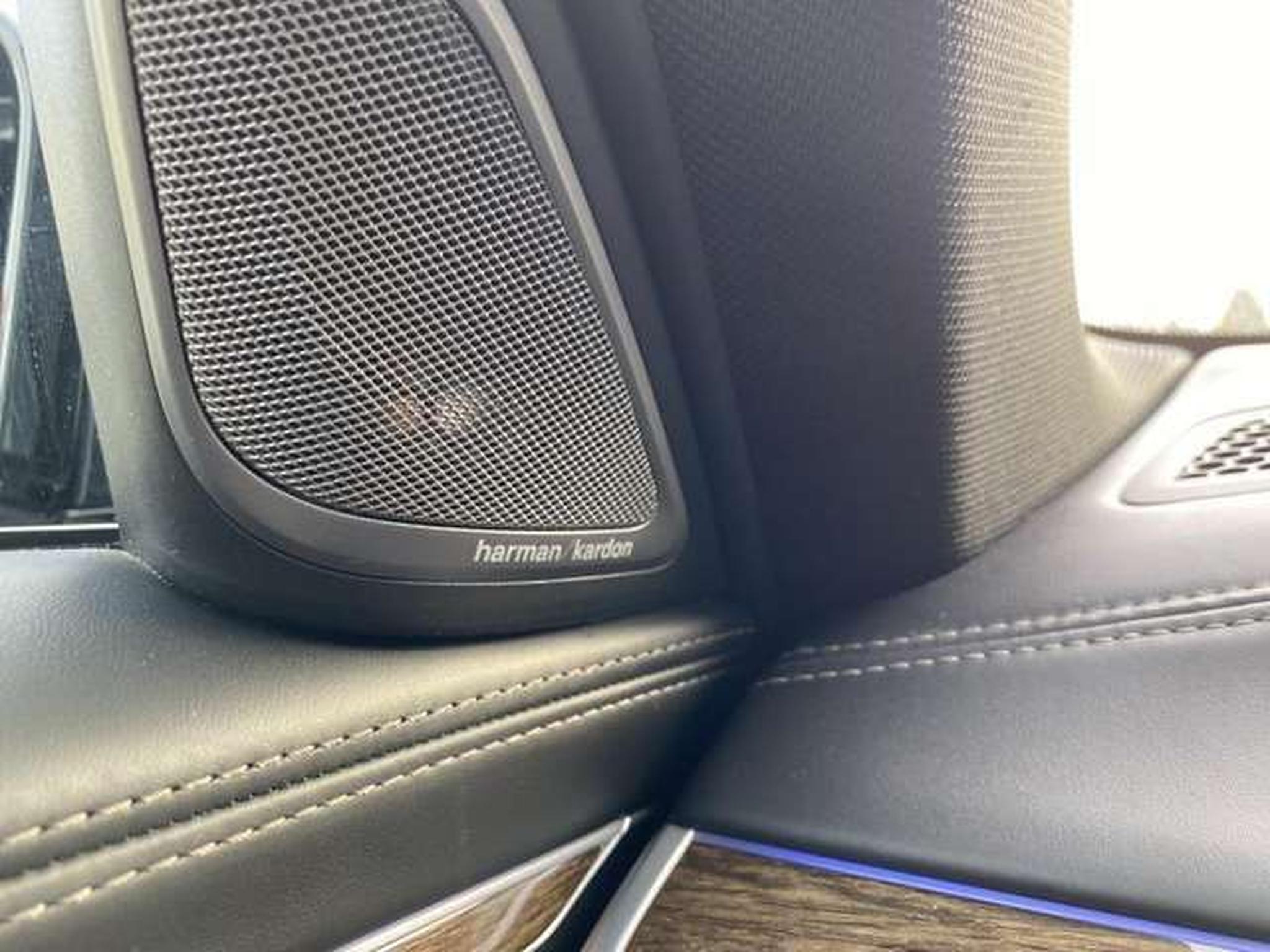 BMW 750 – Image 10