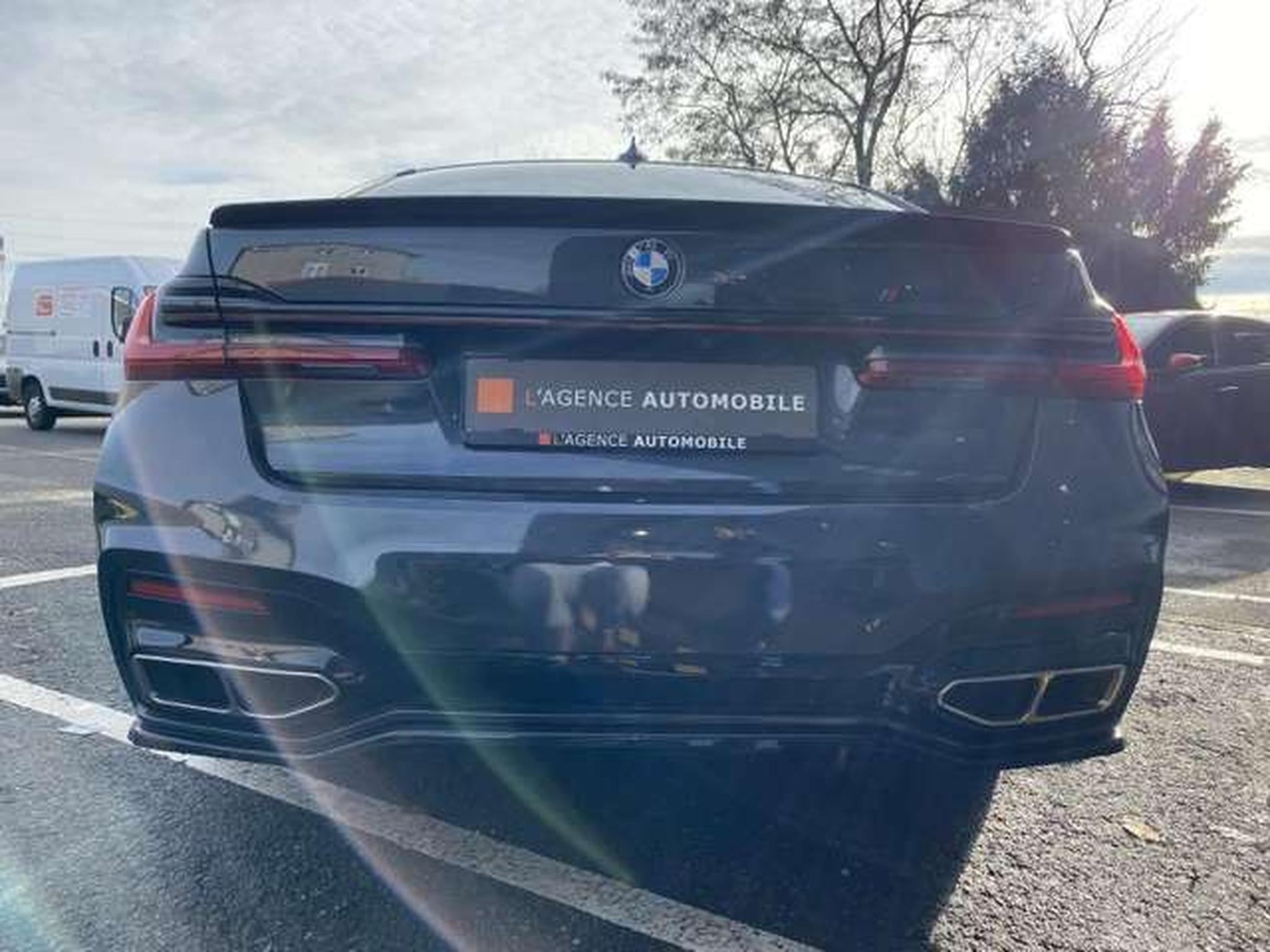 BMW 750 – Image 18