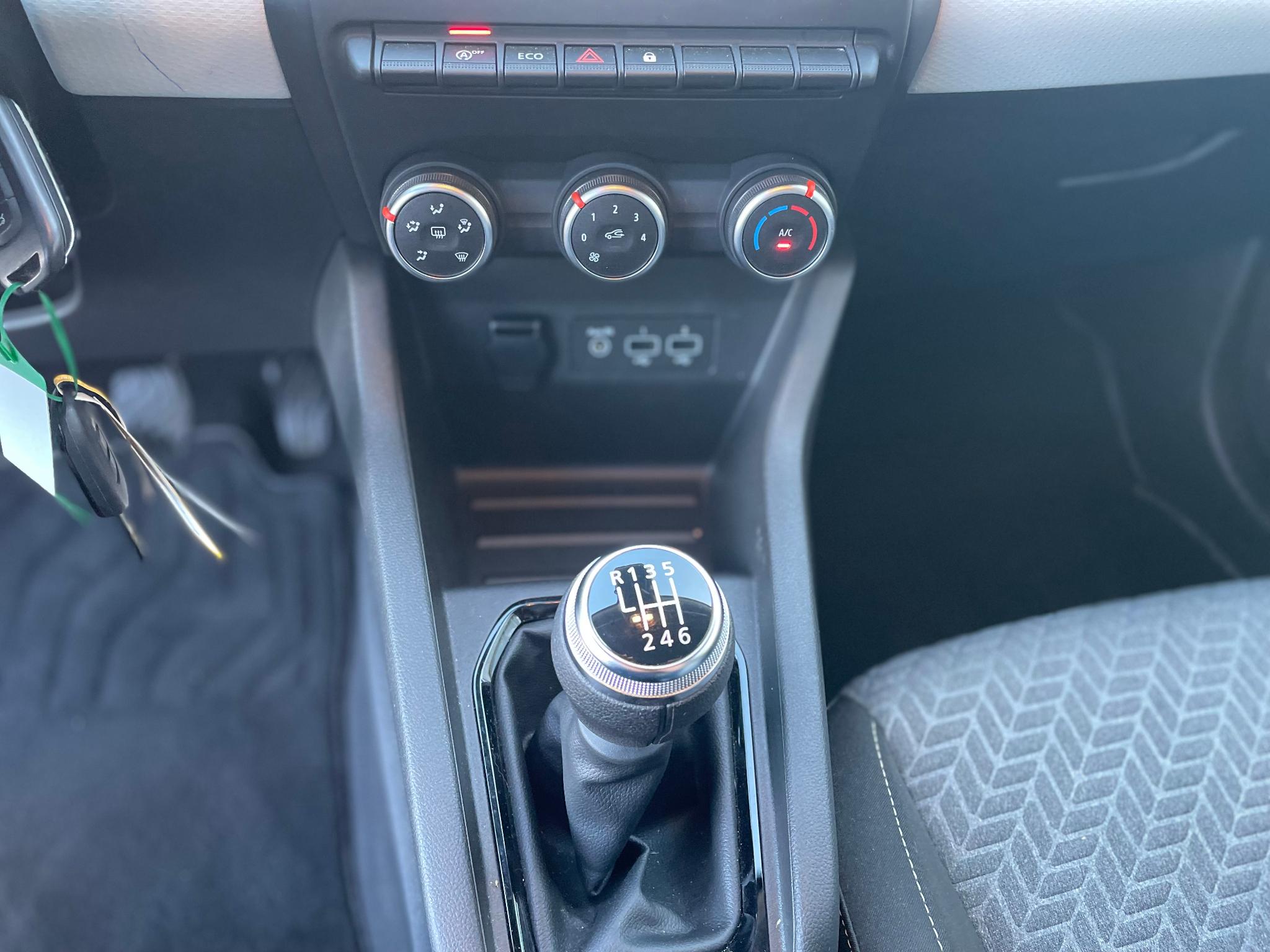 Renault Clio – Image 7