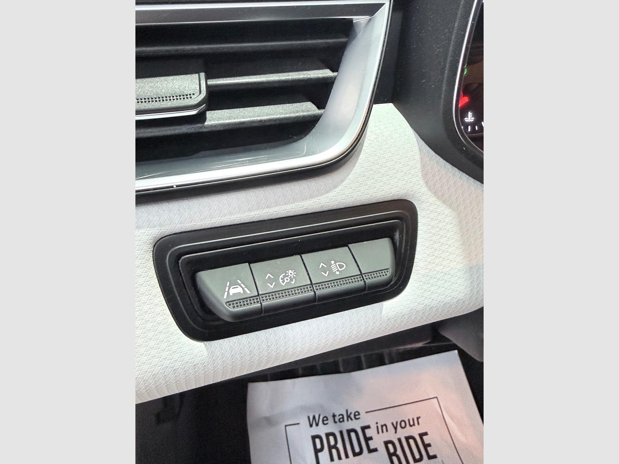 Renault Clio – Image 18