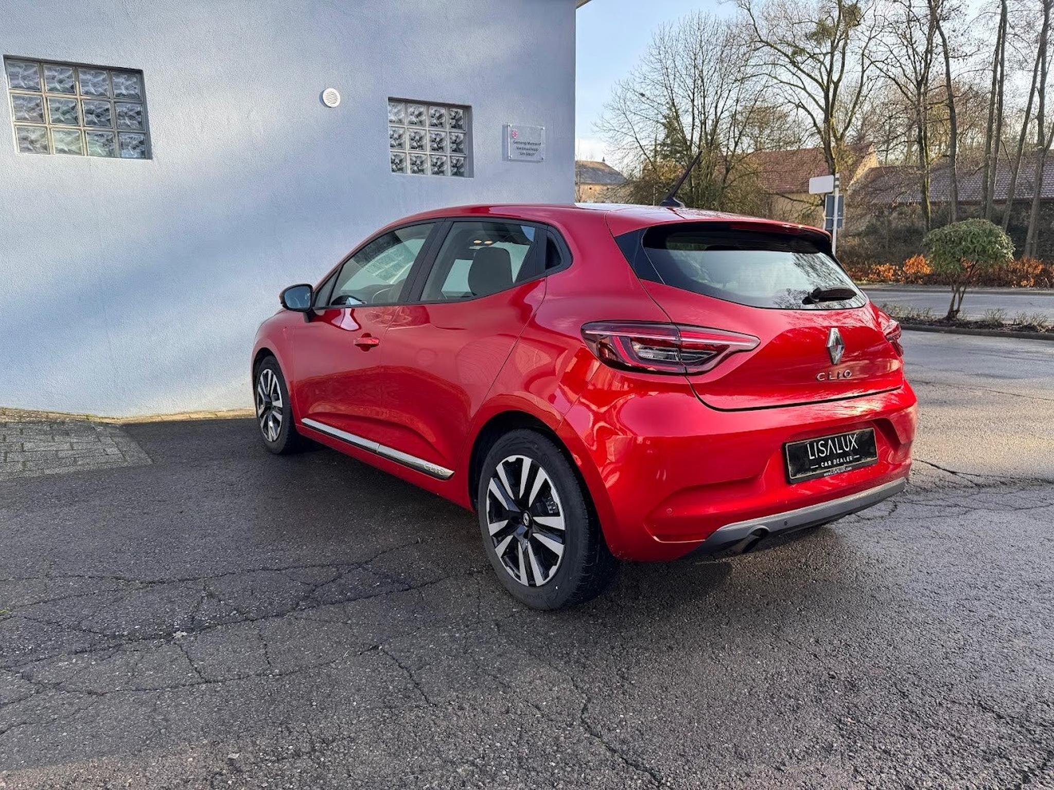 Renault Clio – Image 11