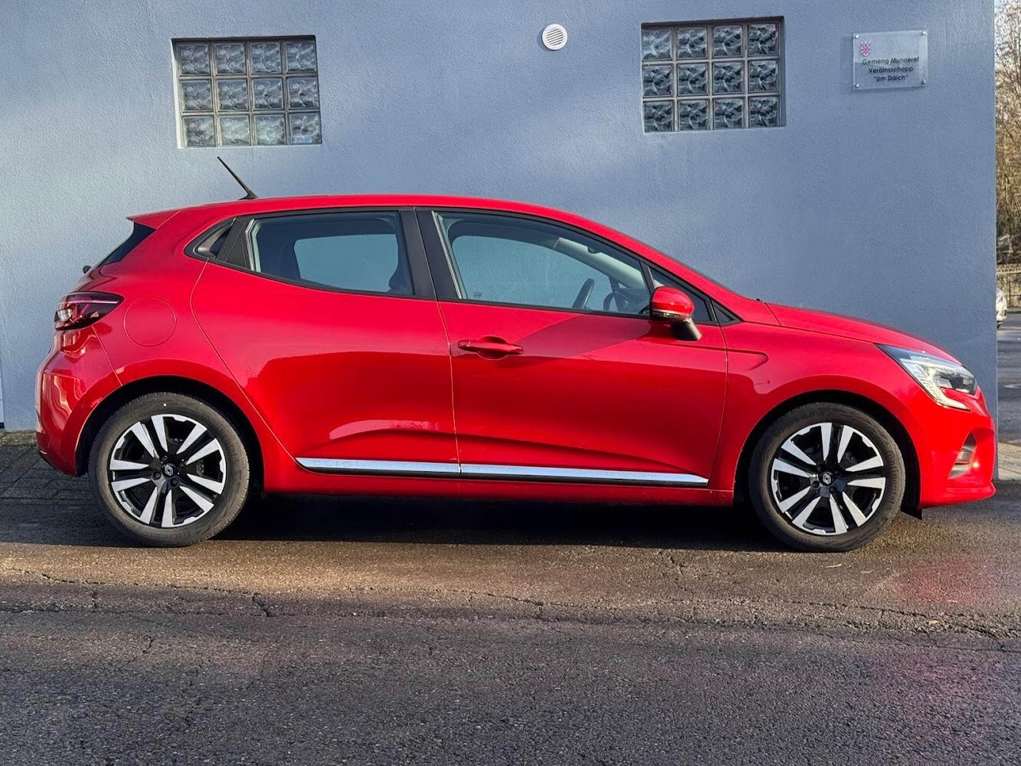 Renault Clio – Image 10