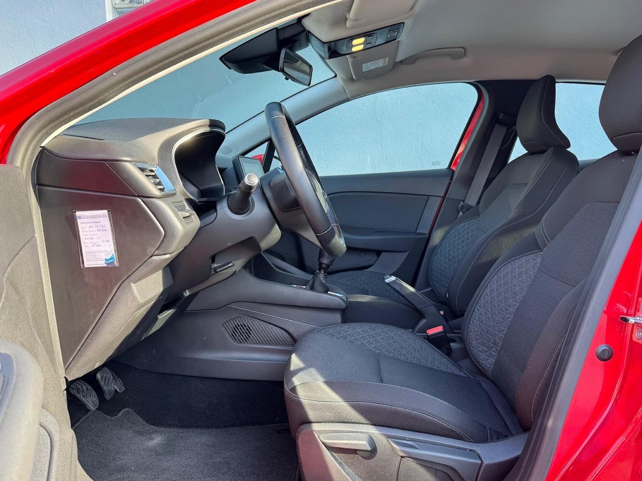 Renault Clio – Image 12