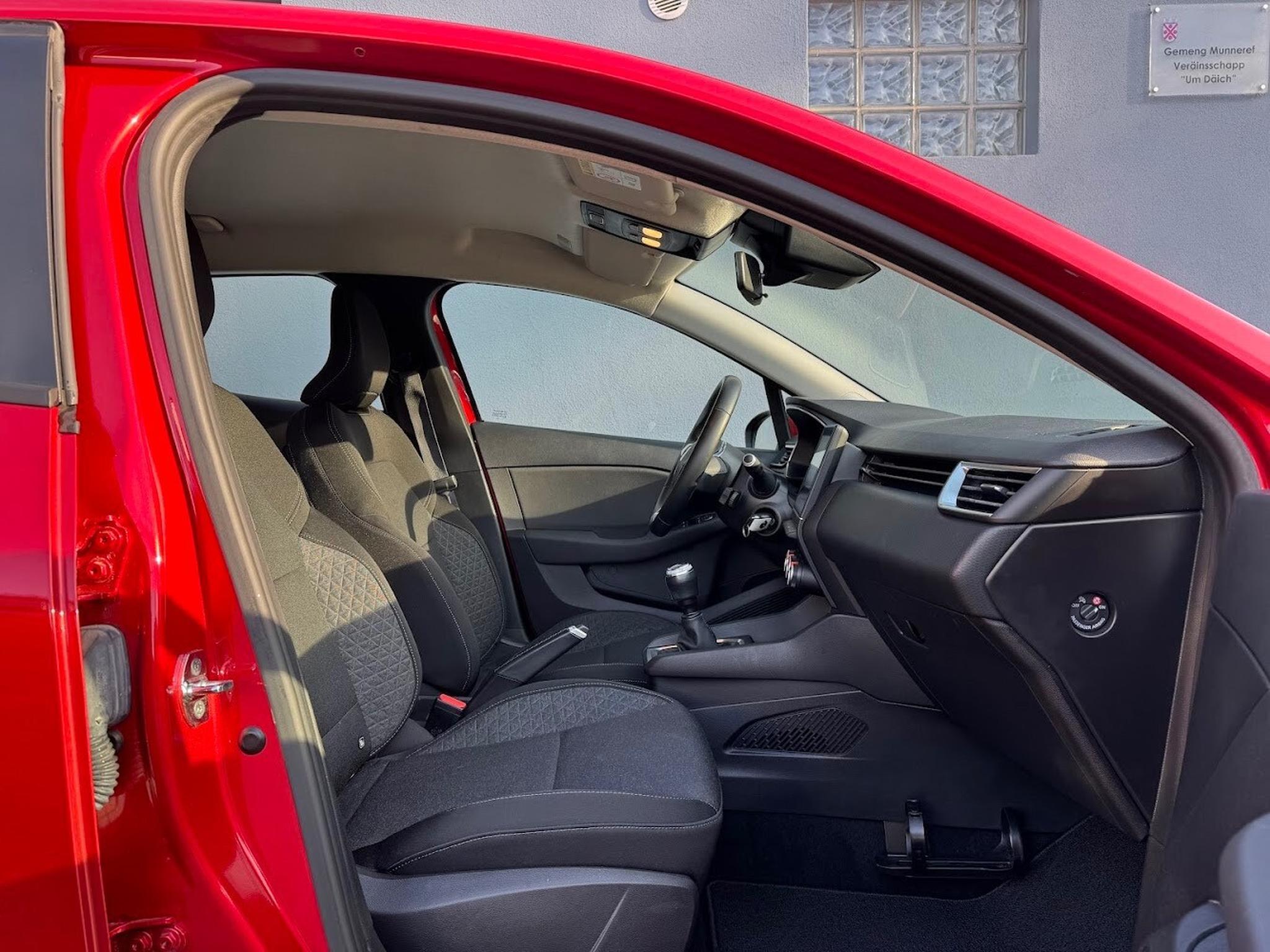 Renault Clio – Image 4