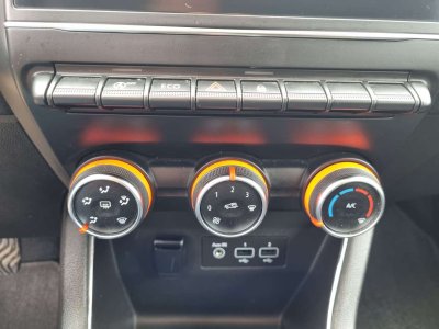 Renault Clio – Image 8