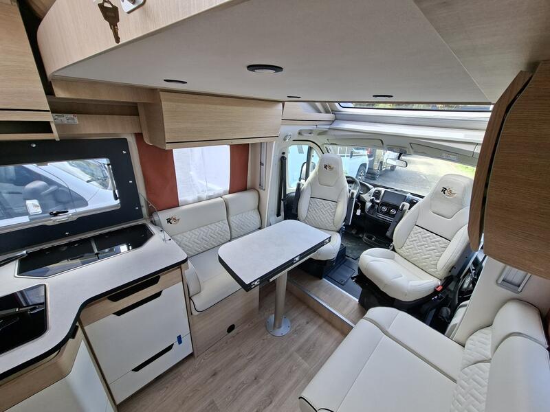 camping-car RAPIDO 696F 65 ans NEUF – Image 4