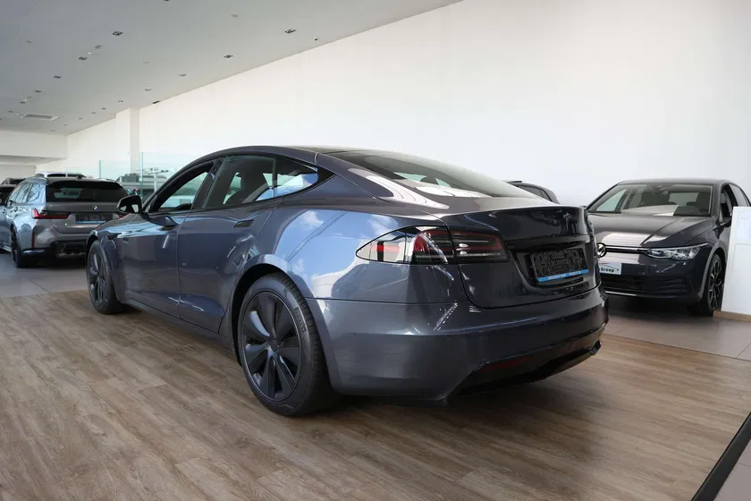 Tesla Model S – Image 21