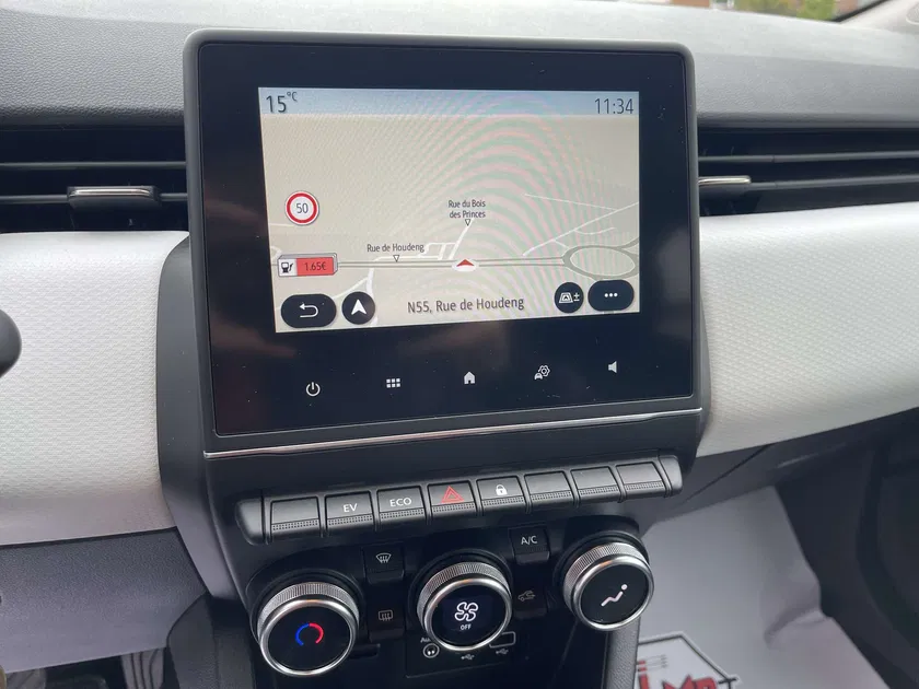 Renault Clio – Image 9