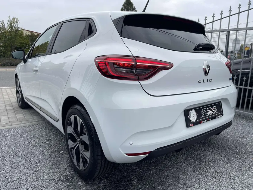 Renault Clio – Image 17