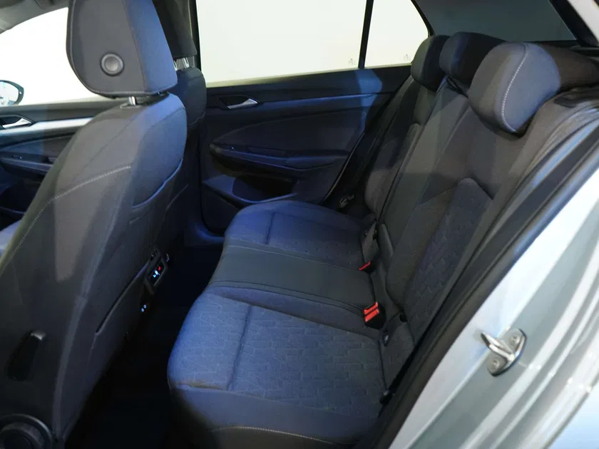 Volkswagen Golf – Image 11