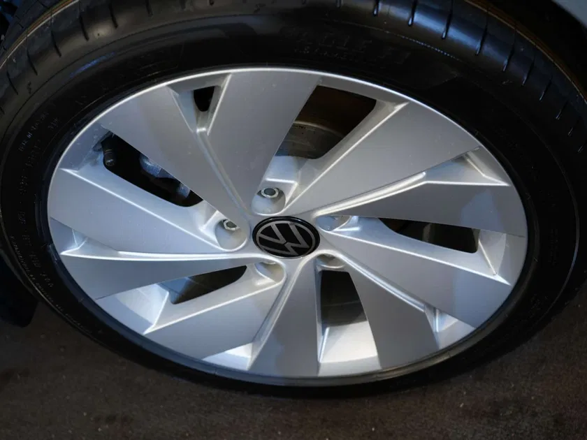 Volkswagen Golf – Image 12