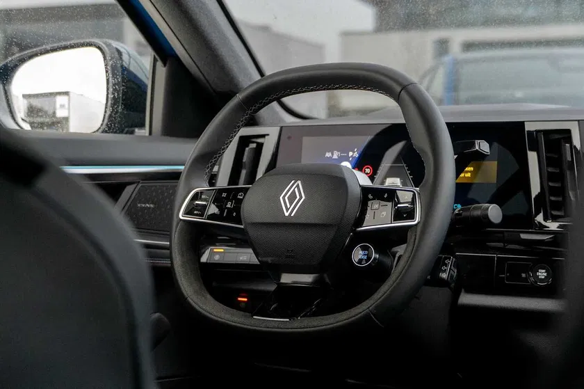 Renault Rafale – Image 16