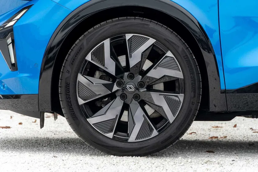 Renault Rafale – Image 25