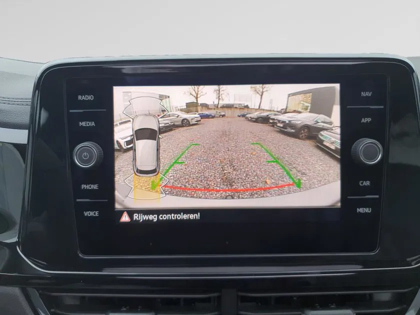 Volkswagen T-Roc – Image 6