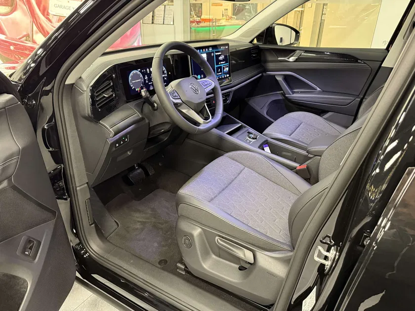 Volkswagen Tiguan – Image 17