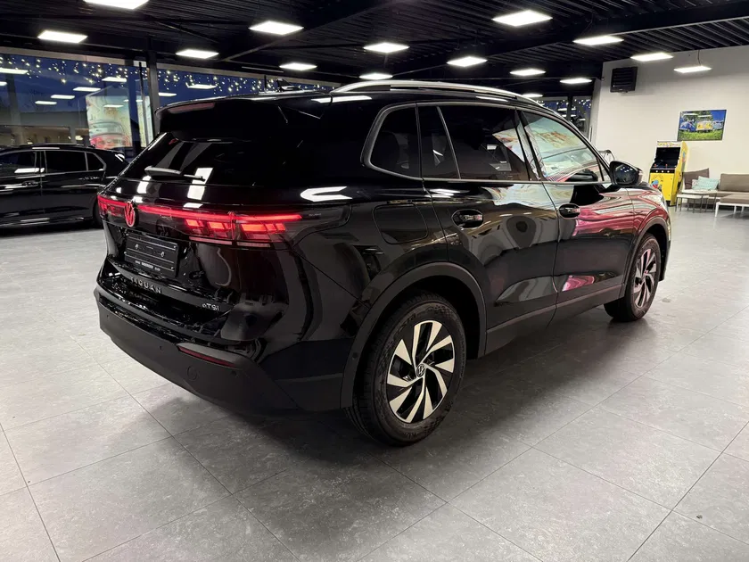 Volkswagen Tiguan – Image 10