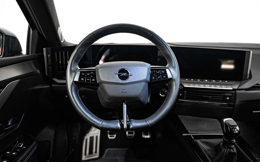 Opel Astra – Image 13