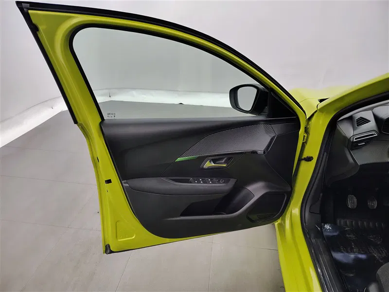 Peugeot 208 – Image 12