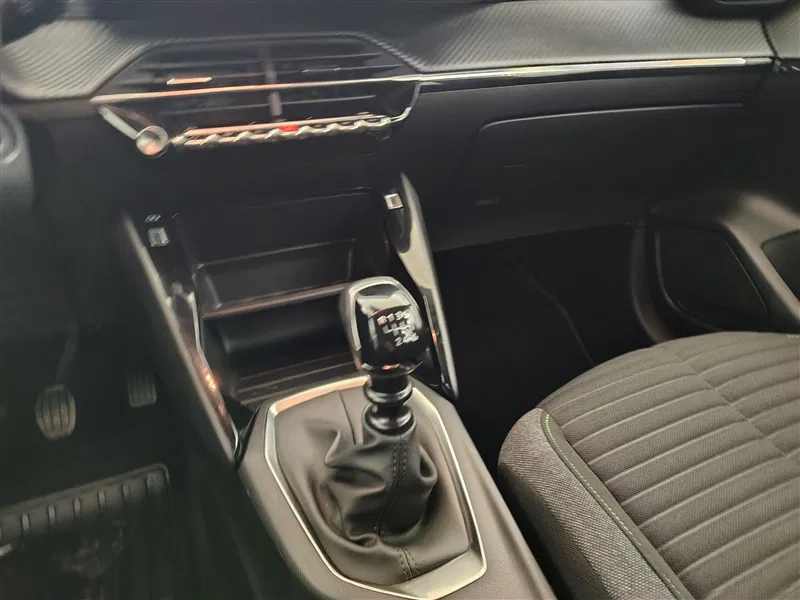 Peugeot 208 – Image 17