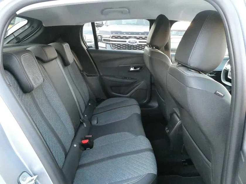 Peugeot 208 – Image 8