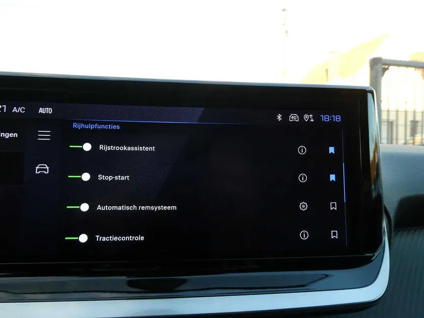 Peugeot 208 – Image 13