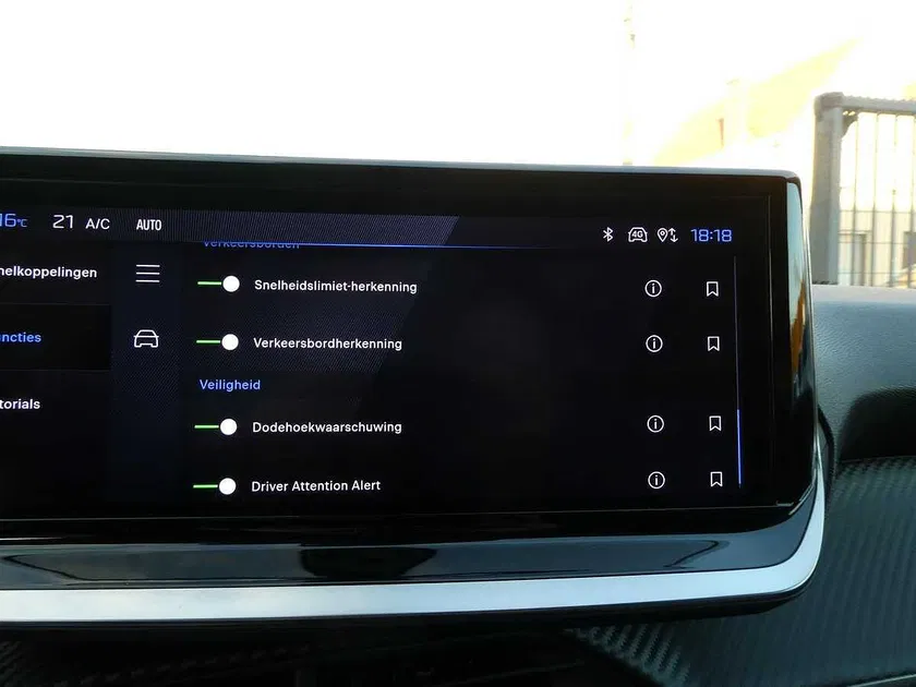 Peugeot 208 – Image 12