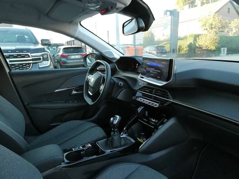 Peugeot 208 – Image 22