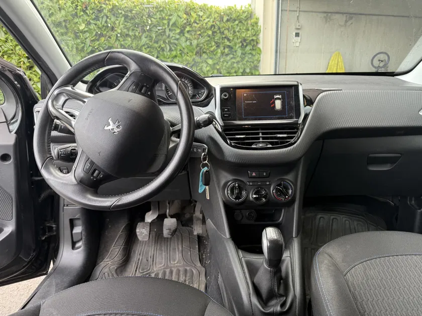 Peugeot 208 – Image 11