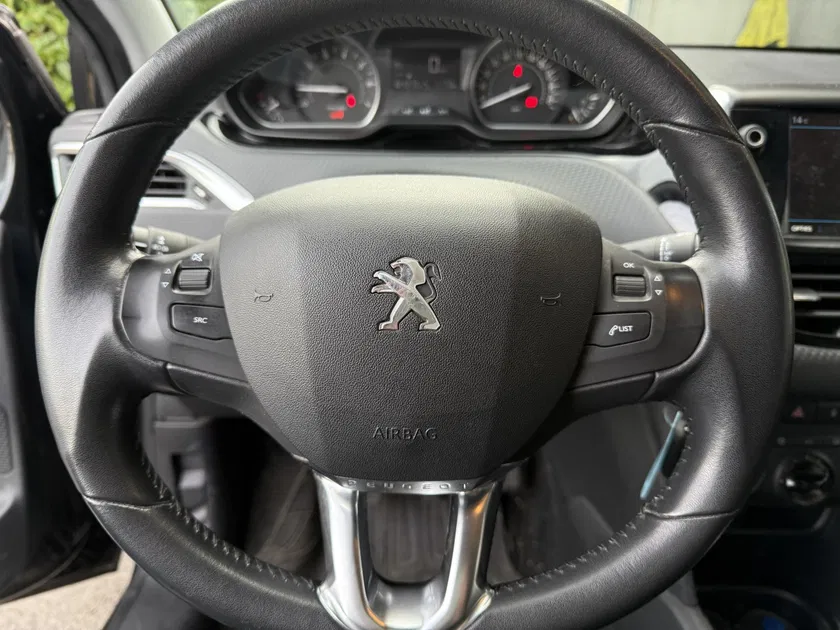 Peugeot 208 – Image 8