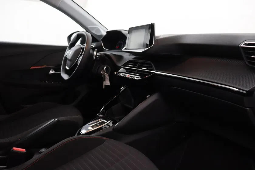 Peugeot 208 – Image 18
