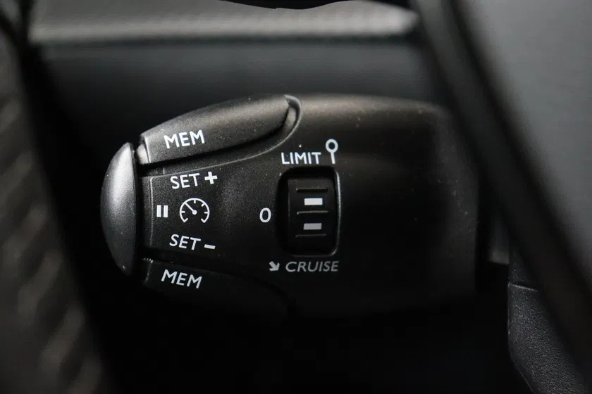 Peugeot 208 – Image 14