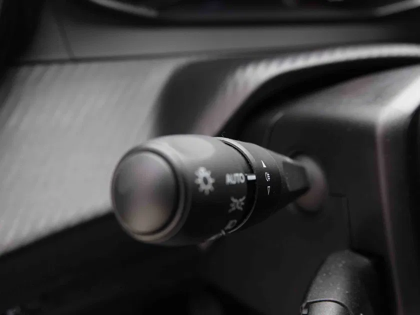 Peugeot 208 – Image 8