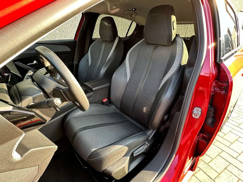 Peugeot 308 – Image 13