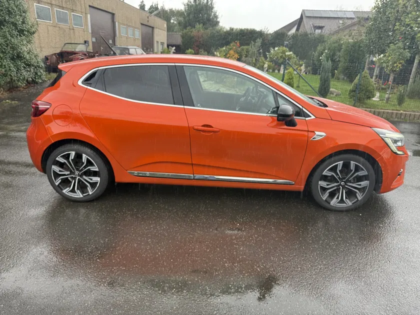 Renault Clio – Image 17