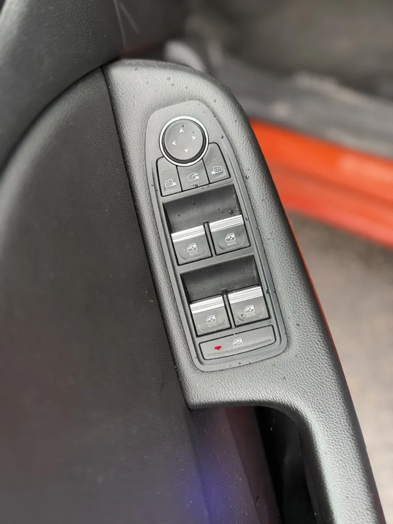 Renault Clio – Image 8