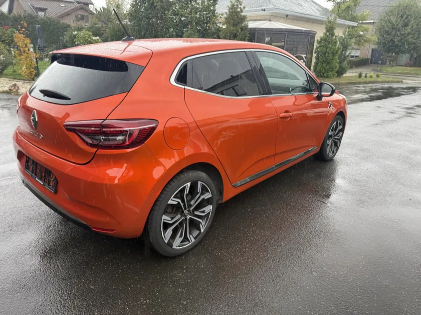 Renault Clio – Image 18