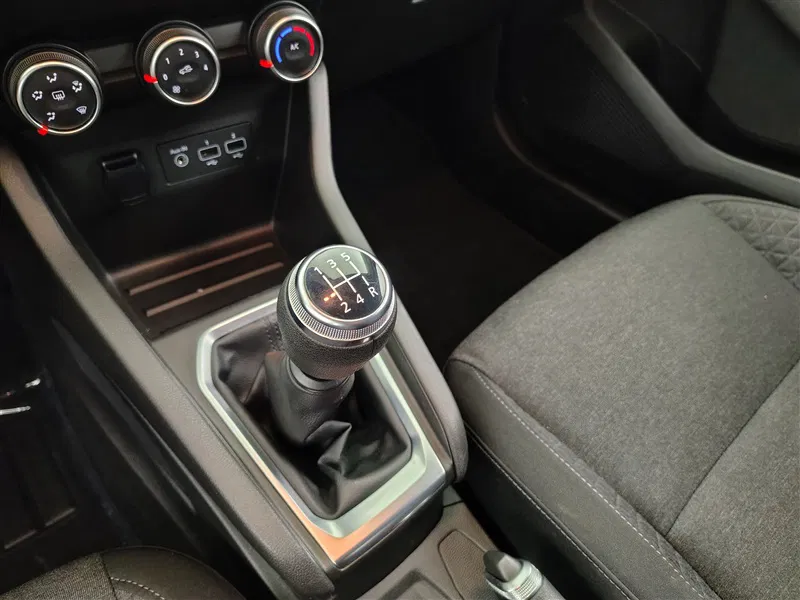 Renault Clio – Image 17