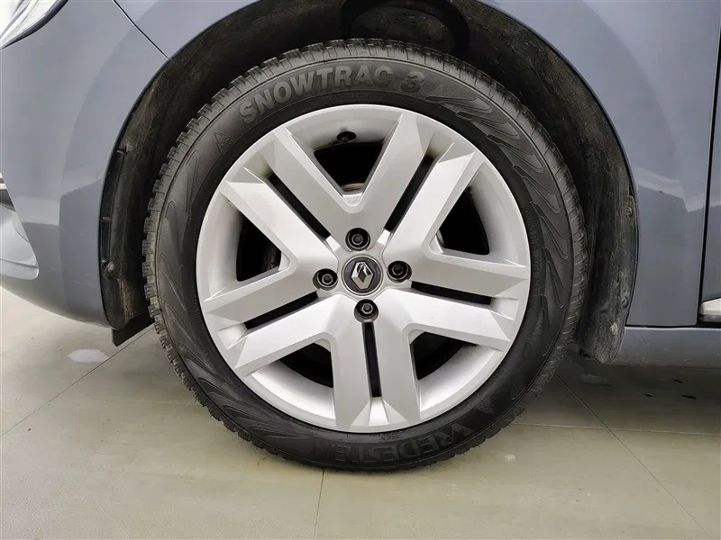 Renault Clio – Image 23