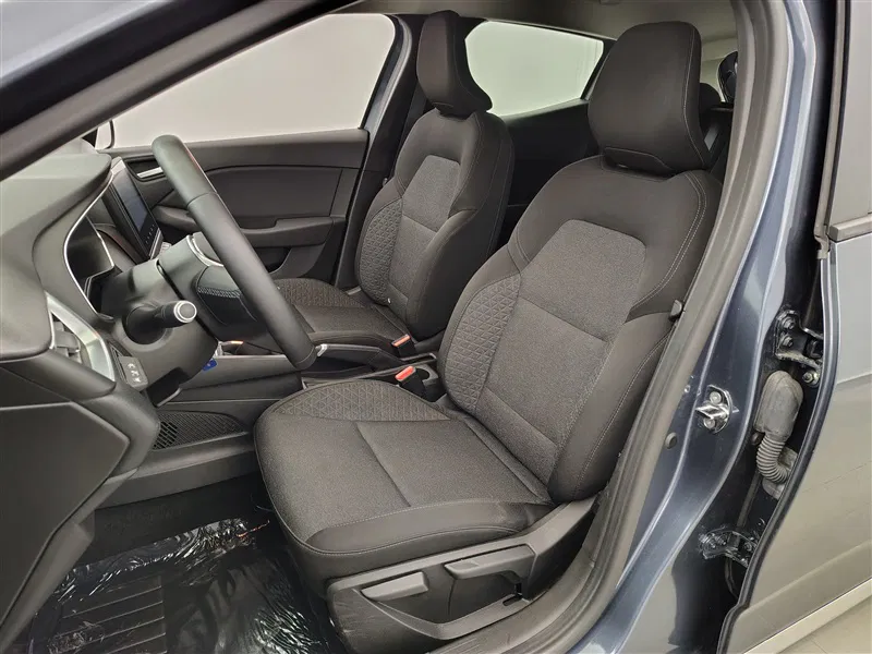 Renault Clio – Image 22