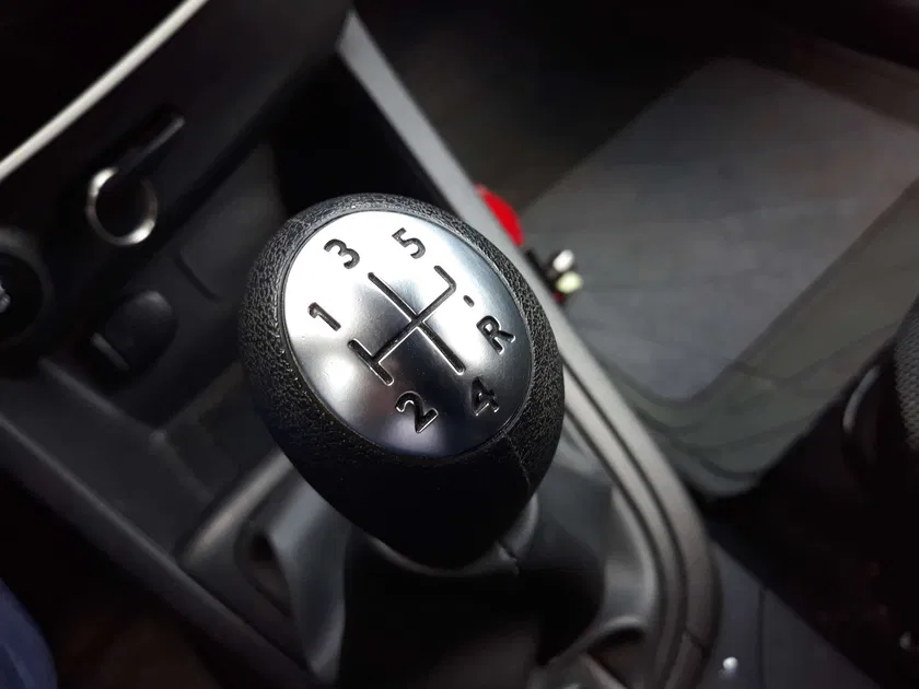 Renault Clio – Image 8