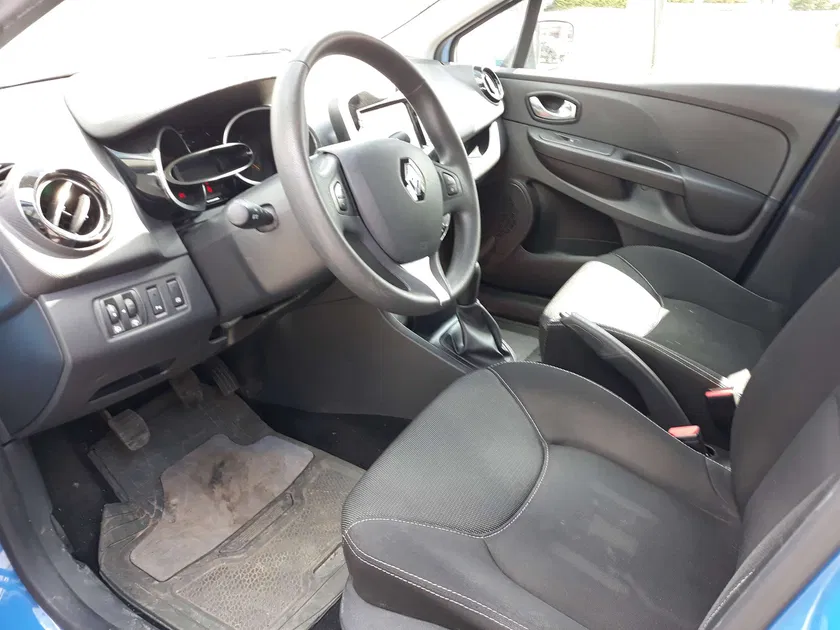 Renault Clio – Image 15