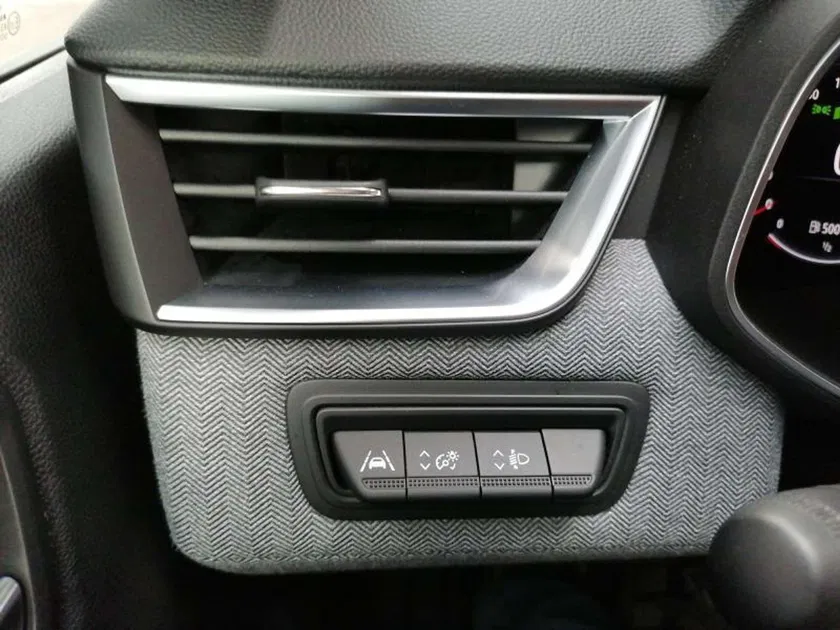 Renault Clio – Image 10