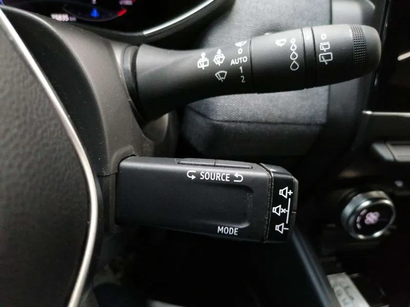 Renault Clio – Image 6