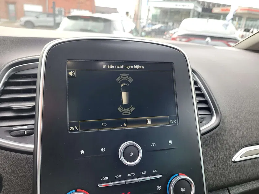 Renault Scenic – Image 10