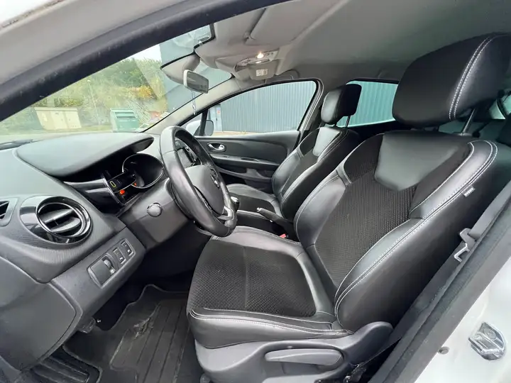 Renault Clio – Image 11