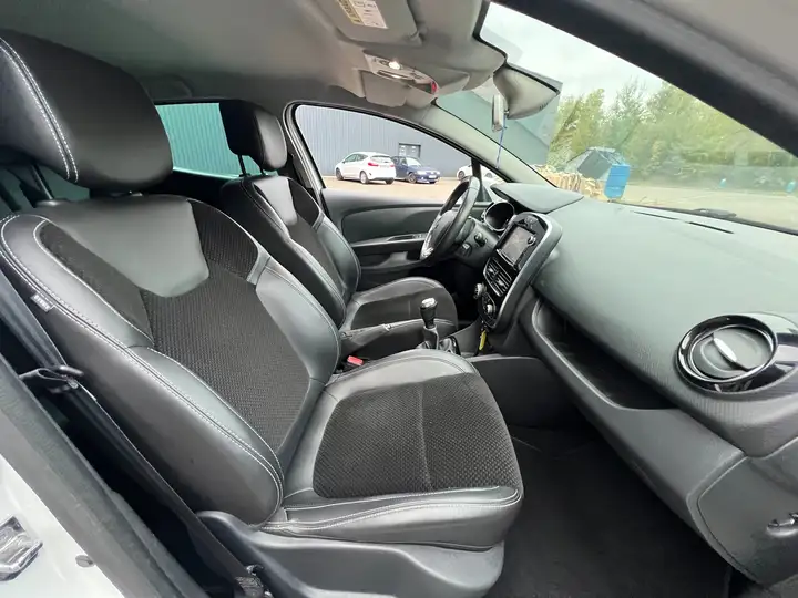 Renault Clio – Image 7