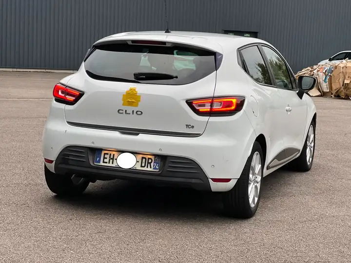 Renault Clio – Image 13