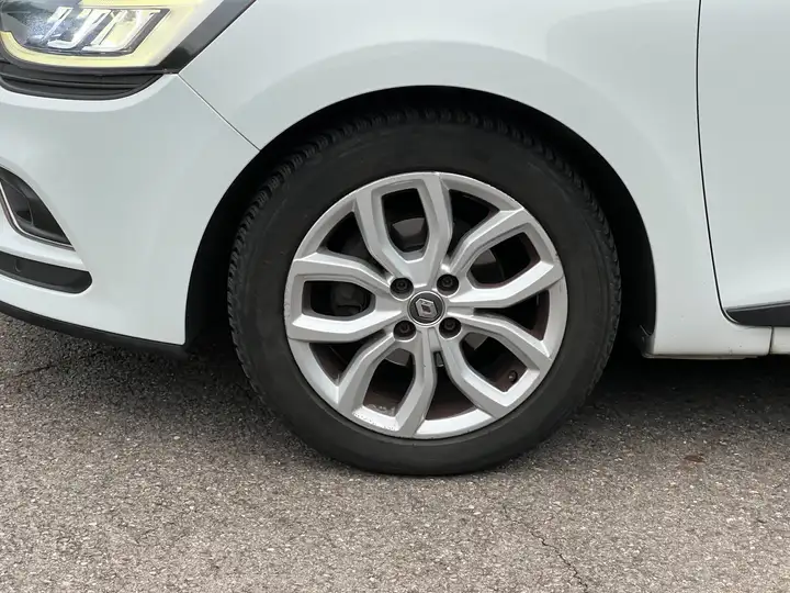 Renault Clio – Image 2