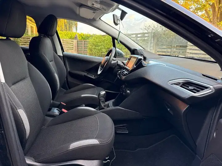 Peugeot 208 – Image 5
