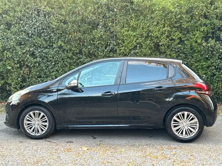 Peugeot 208 – Image 17
